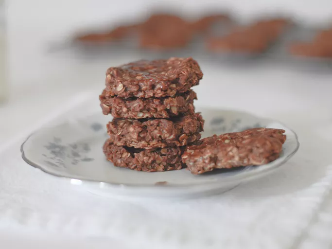 Easy Chocolate Peanut Butter No-Bake Cookies