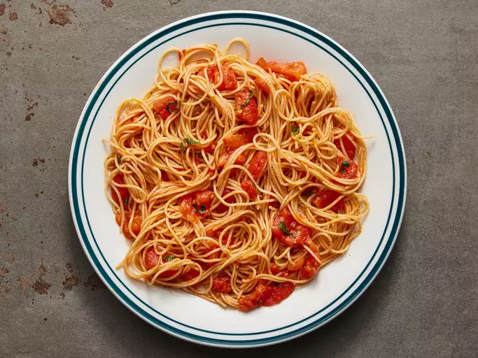 Fresh Tomato and Garlic Pasta Recipe