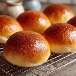 Golden, fluffy burger buns fresh from the oven – the result of a perfect burger buns recipe
